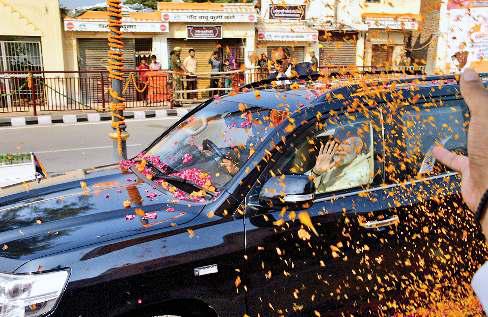 उत्कर्ष में शिल्पी के प्रति उदारता से प्यार लुटाती दिखी रामनगरी