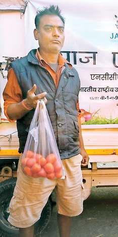 40 से सीधे 70 रुपए किलो हुआ टमाटर, फीका हो रहा जायका