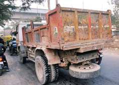 कोहरे में अदृश्य होते वाहनों से हादसों का खतरा