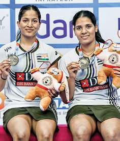 त्रीसा-गायत्री की जोड़ी बनी चैंपियन, श्रीकांत ट्राफी से चूके