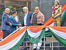 डीएमएसआरडीई पहुंचे राजनाथ, नवाचारों के बारे में ली जानकारी