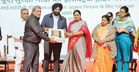 प्रदूषण 27 साल का बैकलॉग, खत्म करने को 27 महीने चाहिए : सीएम