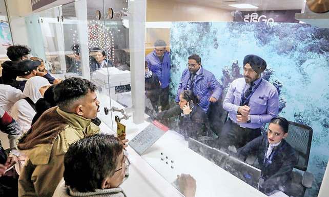 कैप फार्मूला बेअसर, मनमाना किराया वसूल रहीं एयरलाइंस