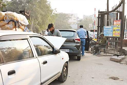 लाल किला धमाके के बाद भी निगम की पार्किंग में वाहनों की जांच पर जोर नहीं