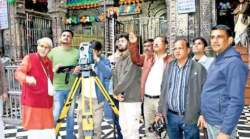 बांकेबिहारी मंदिर में आईआईटी रुड़की की टीम ने किया सर्वे