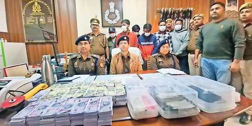 बड़े नोट के बदले छोटे नोट की दोगुना राशि देने के नाम पर ठगी करने वाले गिरोह का पर्दाफाश