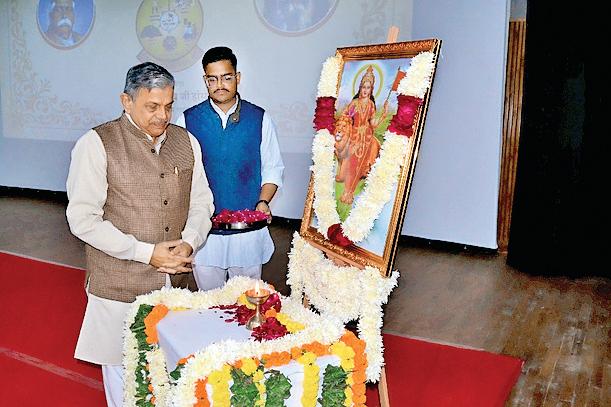 संगठित समाज ही राष्ट्र को परम वैभव पर ले जा सकताः होसबाले