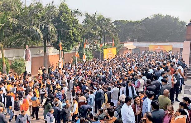 नितिन नवीन के गर्माजोशी से स्वागत के आगे कमजोर पड़ी ठंड