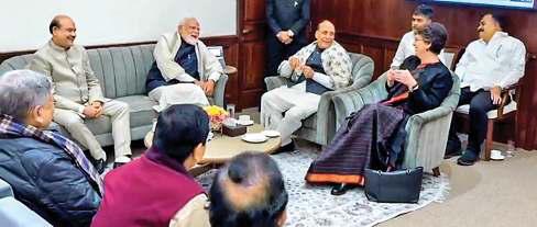 स्पीकर की चाय पार्टी में बीएसपी व प्रियंका में हुई सौहार्दपूर्ण बातचीत