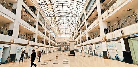 बंद माल का शेड टूटने से 50 फीट से नीचे गिरा छात्र, मौत
