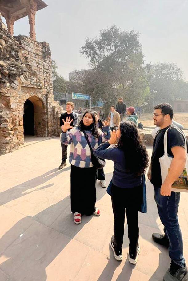 फोटोवाक में साल के आखिरी पल सहेजे, इतिहास को जाना