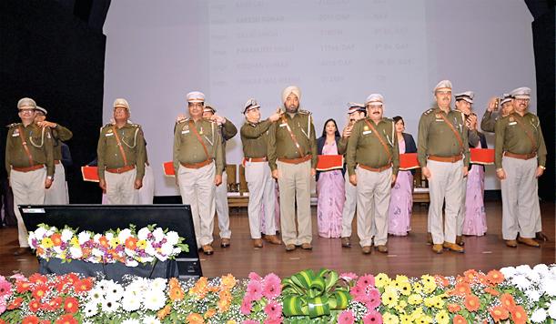 दिल्ली पुलिस के इतिहास में पहली बार 137 जवानों को सेवानिवृत्ति के दिन मिली पदोन्नति