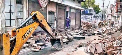 यूपी के योगी माडल पर जयपुर में पत्थरबाजी के बाद चला बुलडोजर