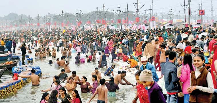 आस्था की ऊर्जा से संगम क्षेत्र आलोकित, लगी पुण्य की डुबकी