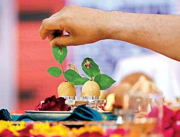 सनातन धर्मावलंबी कर रहे पवित्र सोमनाथ ज्योतिर्लिंग के दिव्य दर्शन