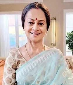 हिंदी फिल्मों में परिवार की कहानियां मर गई हैं: जरीना