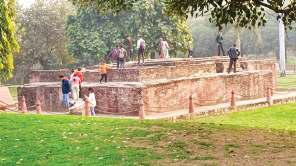 फिल्में बढ़ा रहीं स्मारकों में पर्यटकों की संख्या