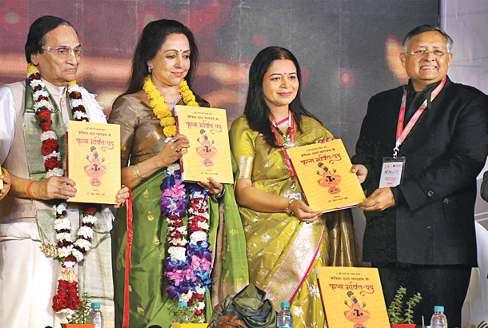 ज्ञान के सागर में पहुंच रहे हैं खास भी