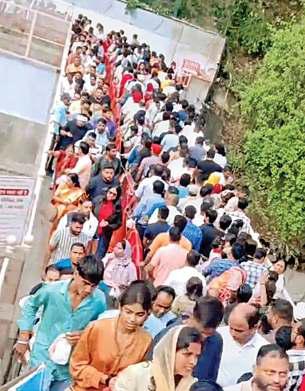 अपने हक के लिए मुखर जेन-जी अध्यात्म की राह पर भी सबसे आगे