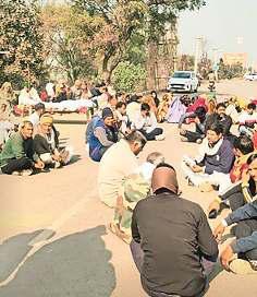एससी-एसटी एक्ट के केस से सदमे में आए शख्स की मौत