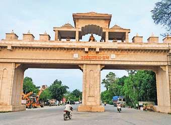 शिवमय हुए बरेली के प्रवेश द्वार, झुमका भी नया लगेगा