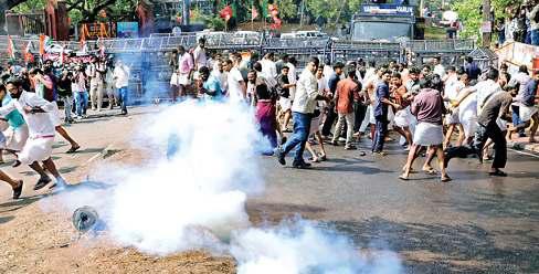 सबरमाला मंदिर से सोना चोरी के मामले में विधानसभा से सड़क तक सियासी महासंग्राम