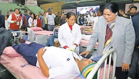 मेगा शिविर में हुआ 900 यूनिट रक्तदान