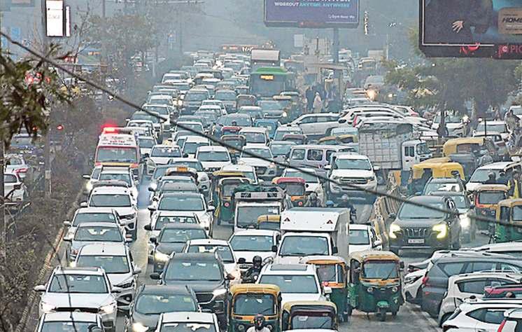 वर्षा और रिहर्सल ने राजधानी को किया जाम