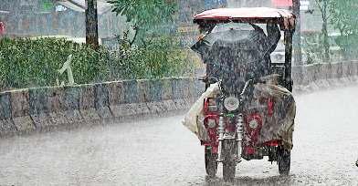 एनसीआर में वर्षा और तेज हवा से फिर बदला मौसम, कहीं-कहीं ओले भी पड़े, सात डिग्री तक गिरा तापमान