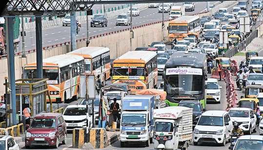 एनएचएआइ ने एमसीडी को फिर दिया आदेश, खतरा बन रहे टोल प्लाजा हटाएं