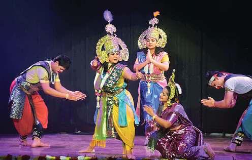 'राम की शक्ति पूजा' से दिया संघर्ष, संकल्प और साधना का संदेश