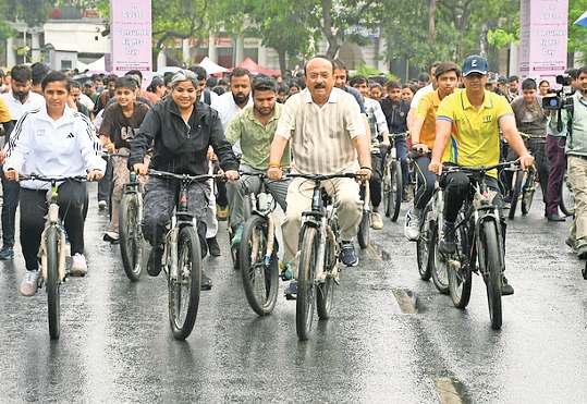 साइकिल चलाने से प्रदूषण होता है कम: सूद