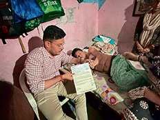 घायल मुखिया के इलाज का खर्च उठाएगी सरकार