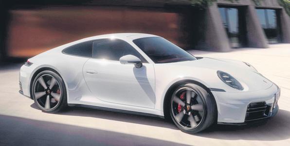 Carrera S returns with more combustion-only poke