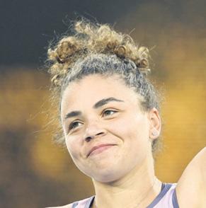 Paolini races past qualifier