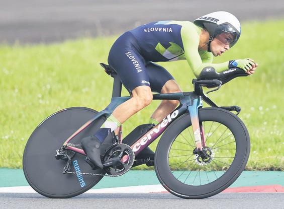 Pogacar's absence leaves Giro door open for Roglic