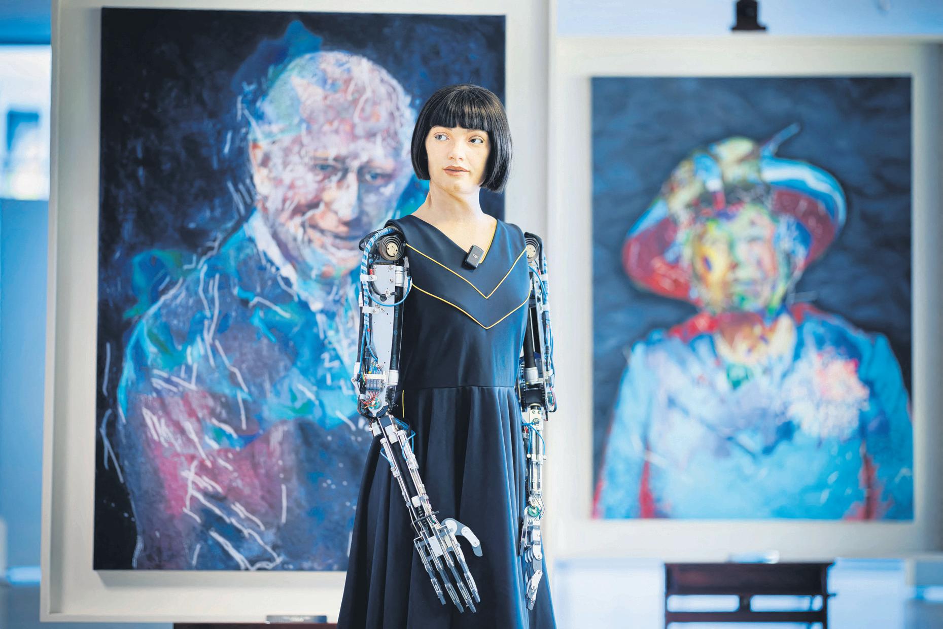 Humanoid robot 'won't replace human artists'