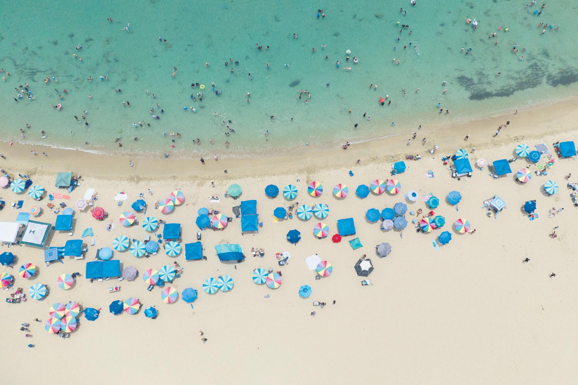 Tourists follow rapper