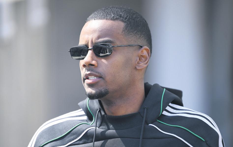 Isak told to train alone by Magpies