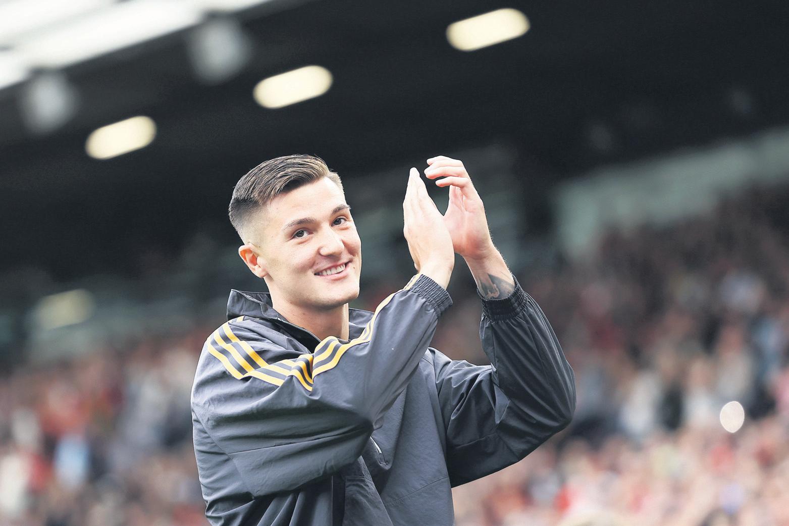 Utd Complete Strike Force