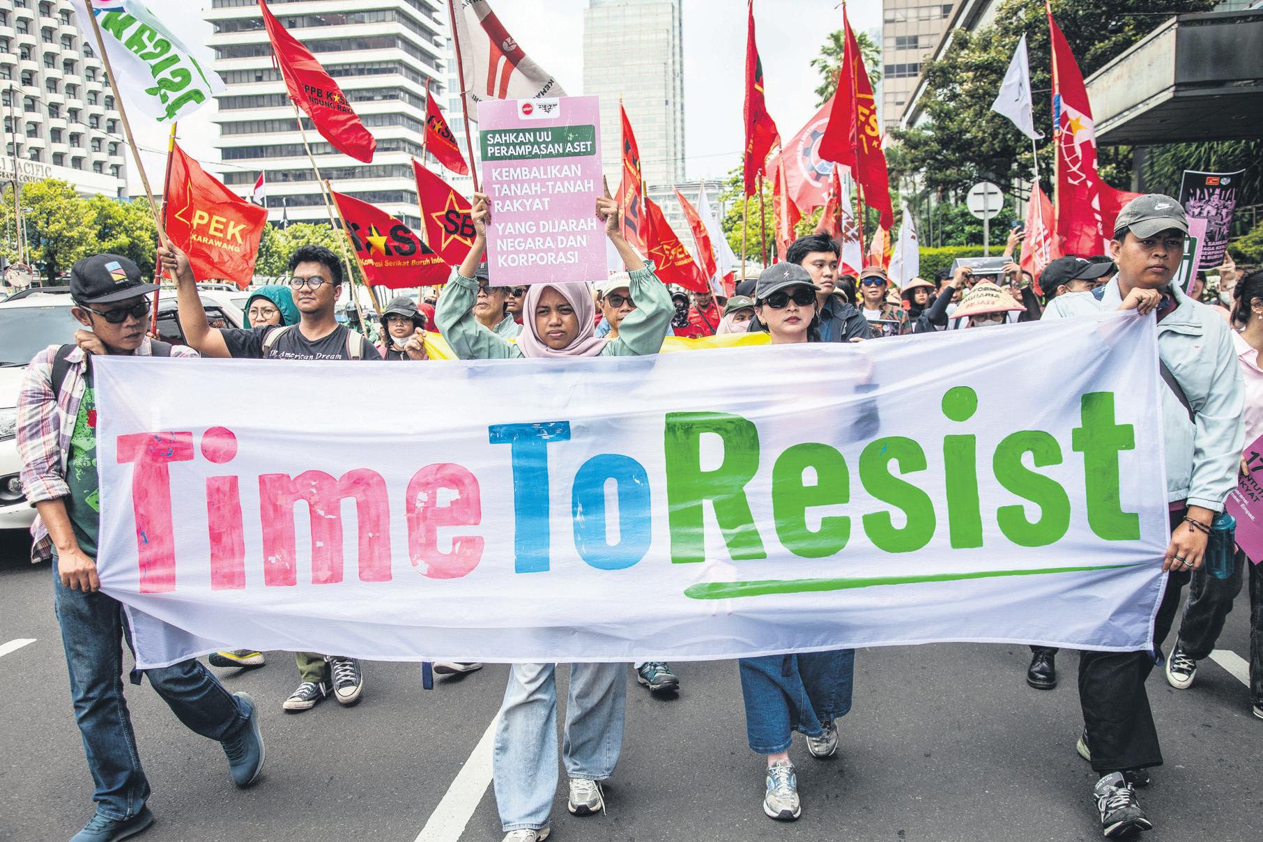 How R2bn goes missing