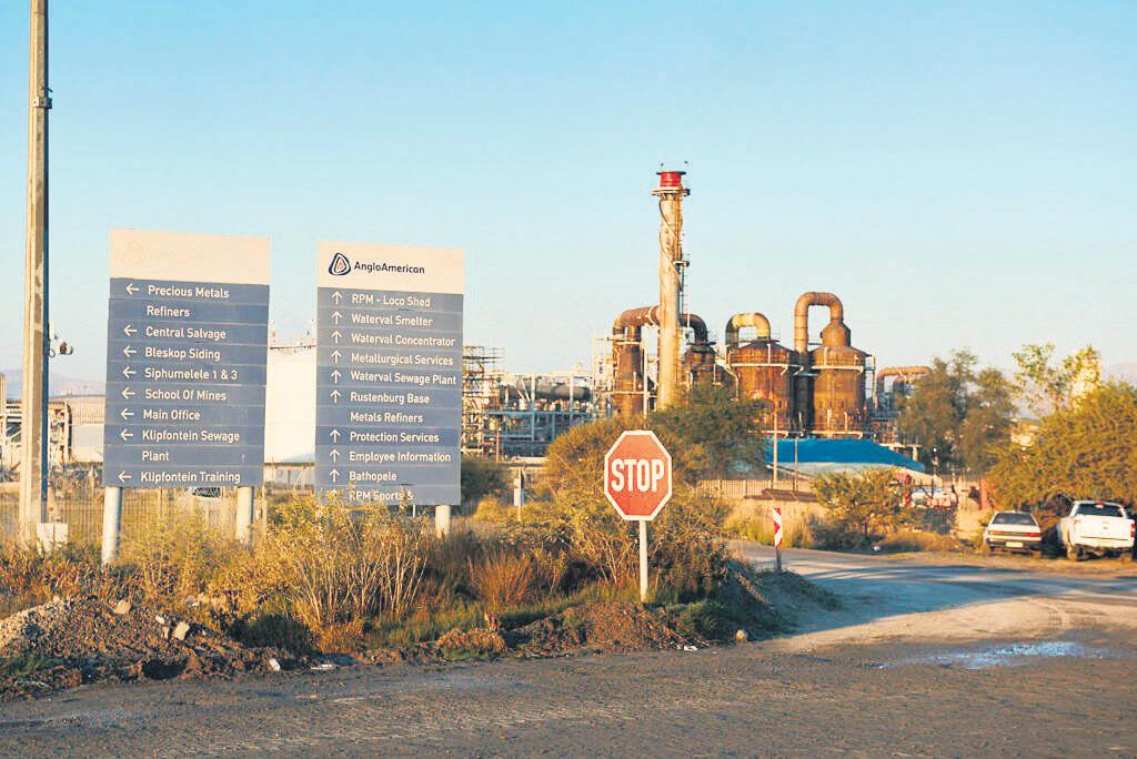 Anglo exits platinum