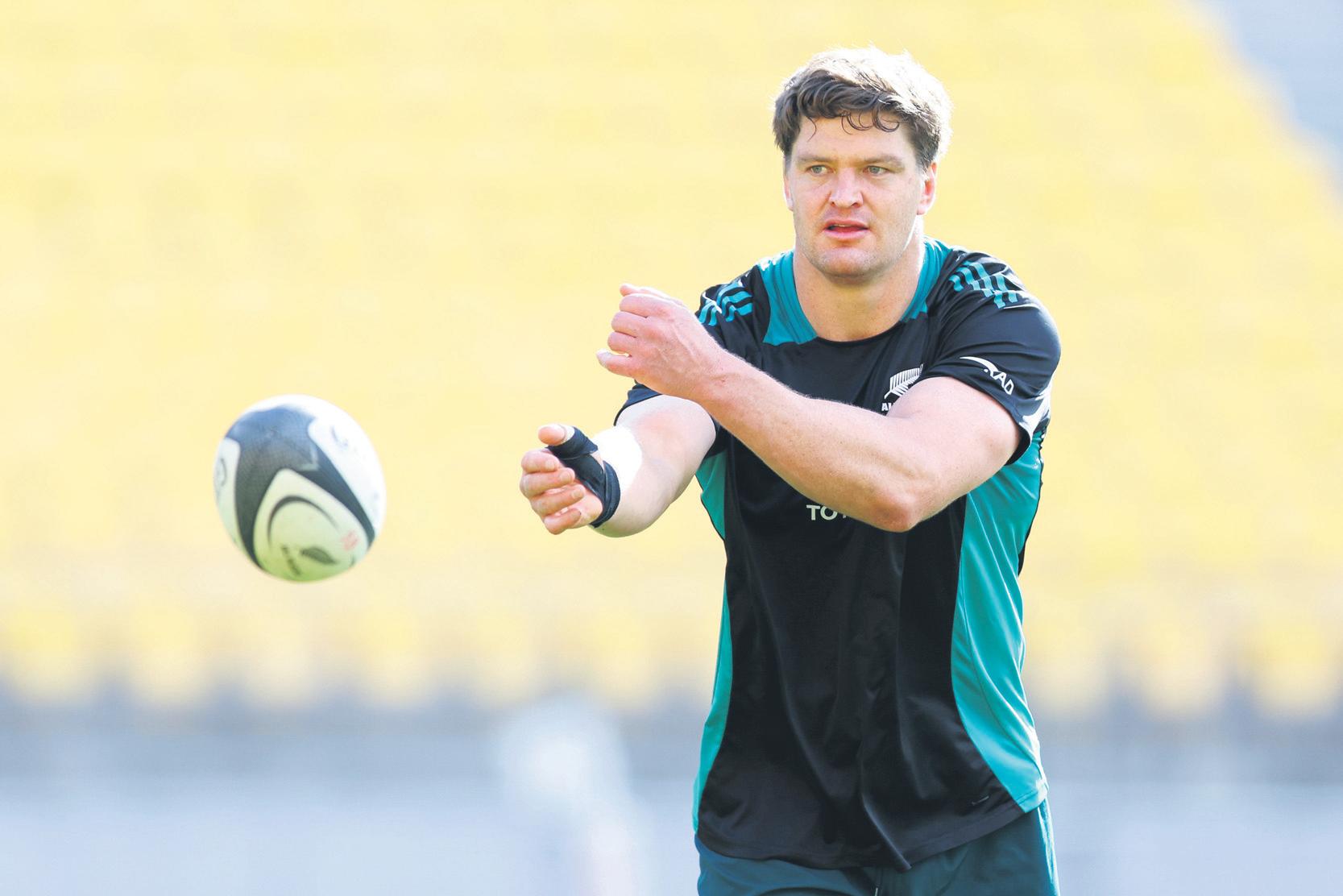 Robertson rallies his All Blacks with title on line