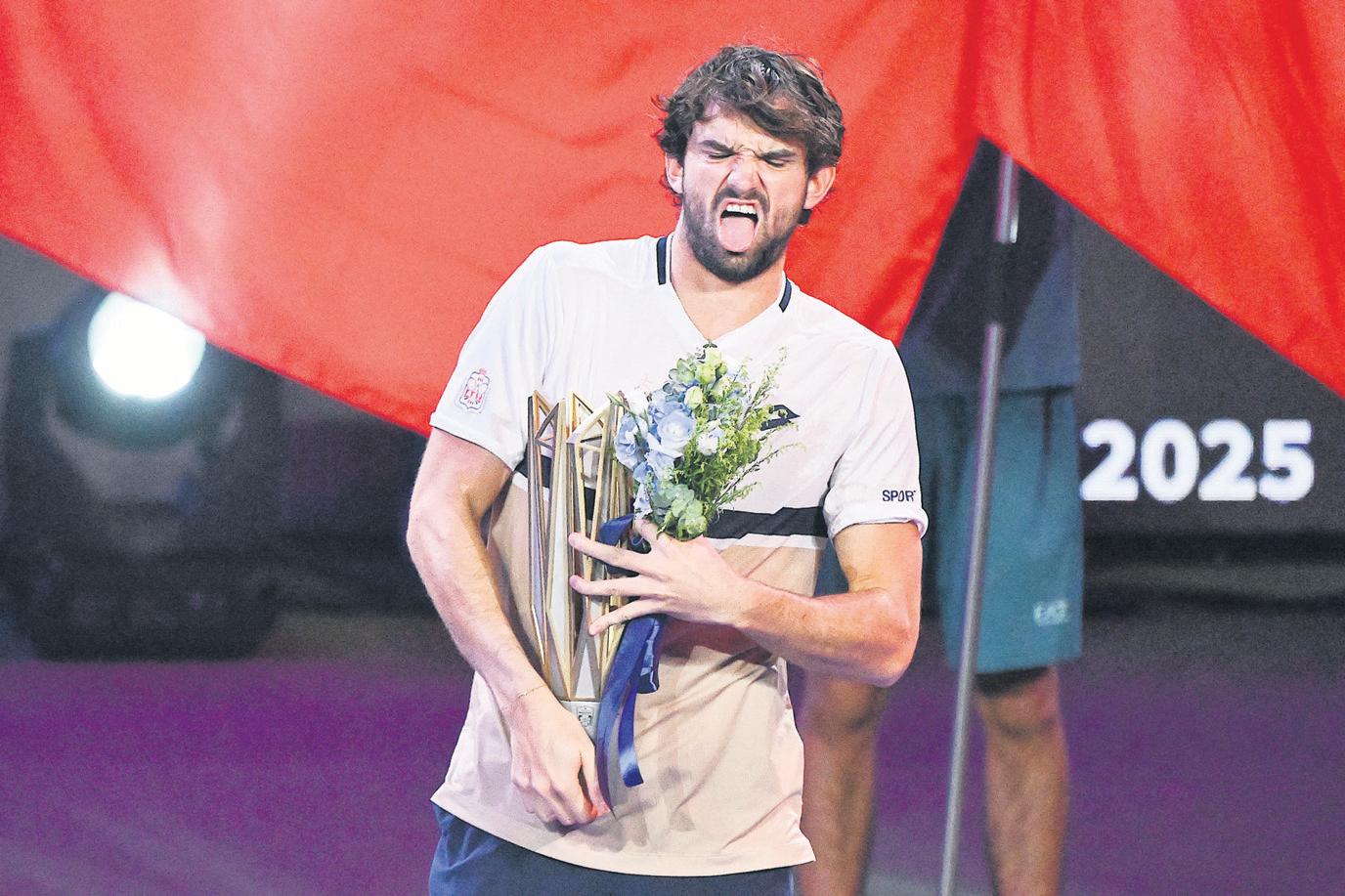 'Fairy-tale' victory for Vacherot