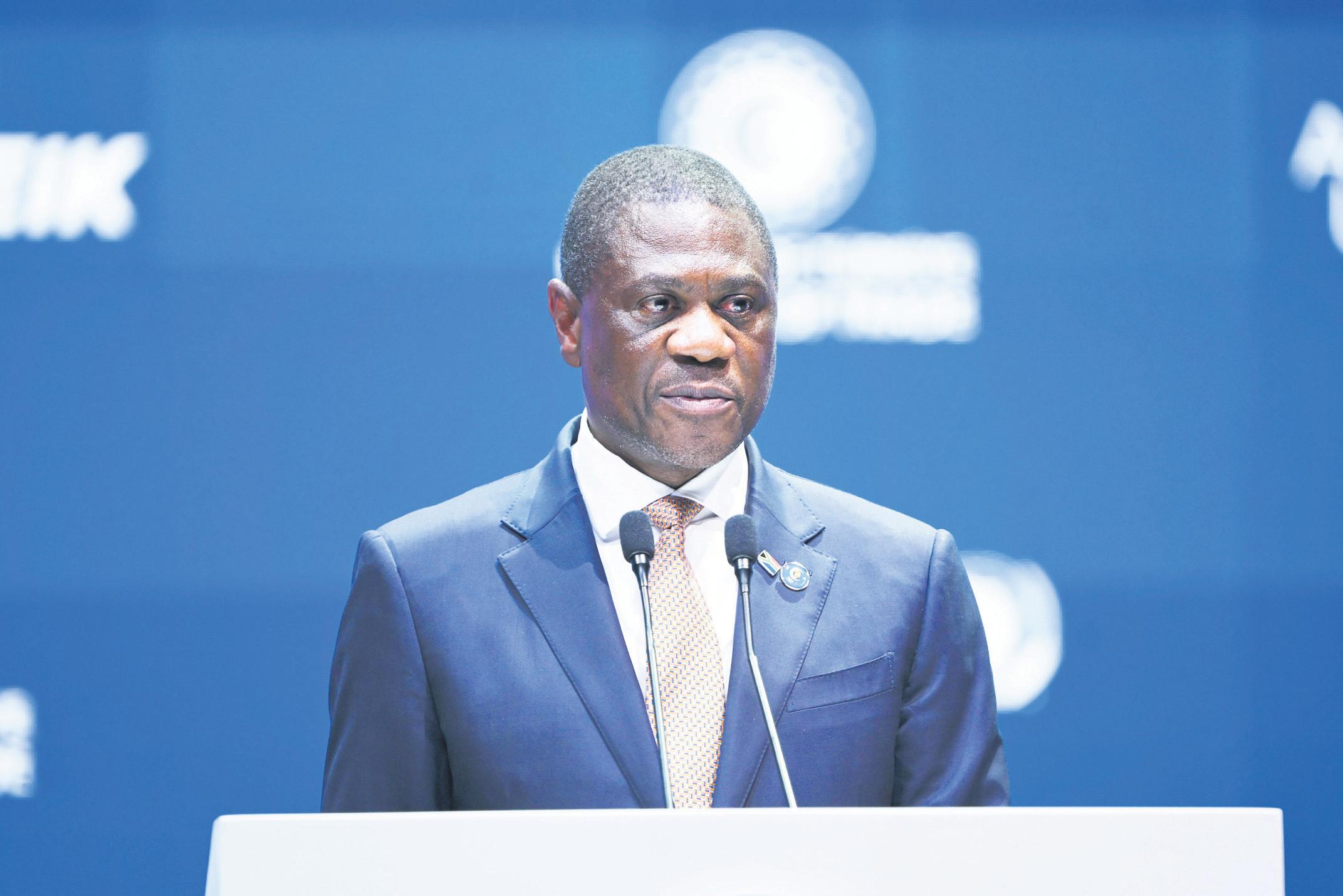 Lotto ties 'just gossip'