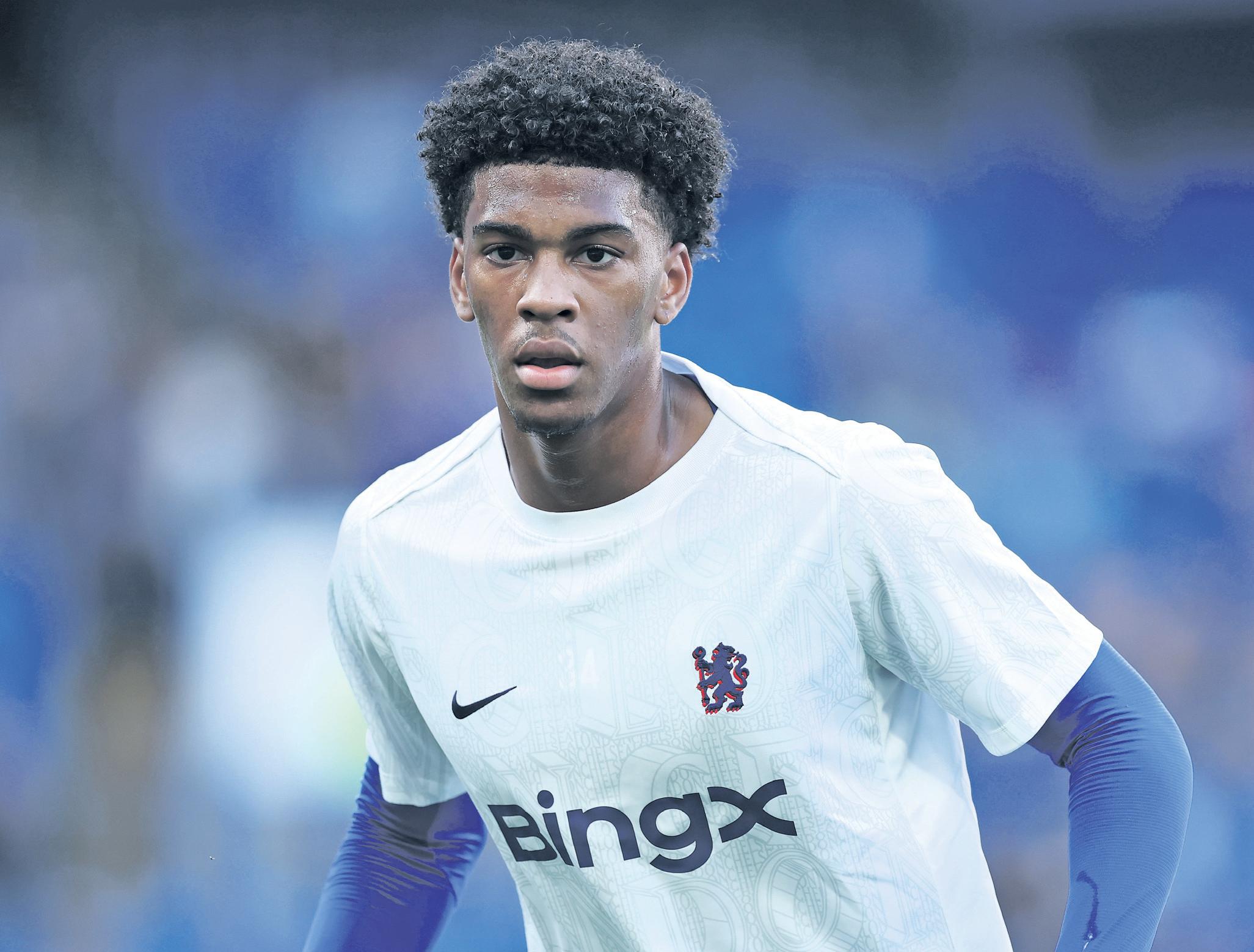 Blues look to close gap