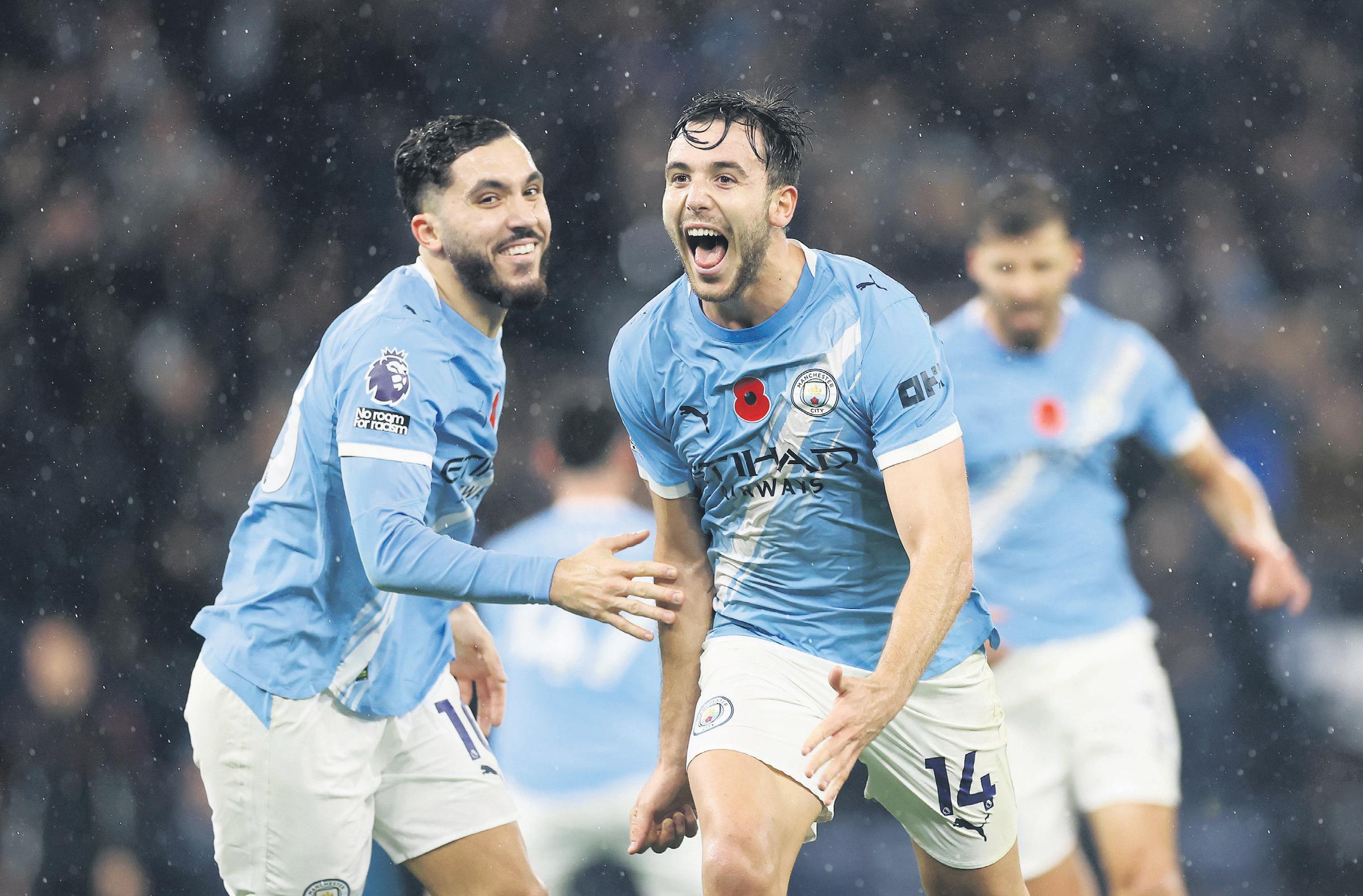 Man City rout Liverpool