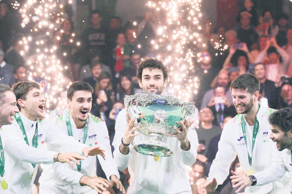 Sinner-less Italy complete hat-trick