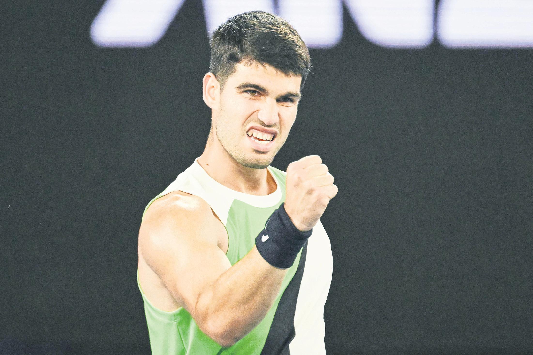 Top seeds safely through in Oz