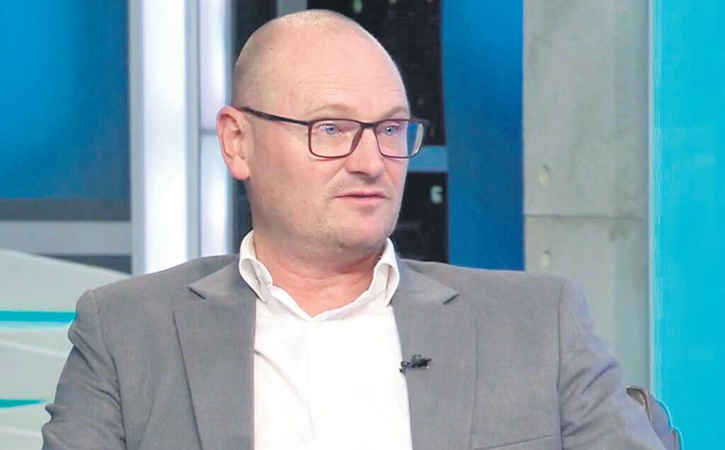 R2bn funds boss bungle